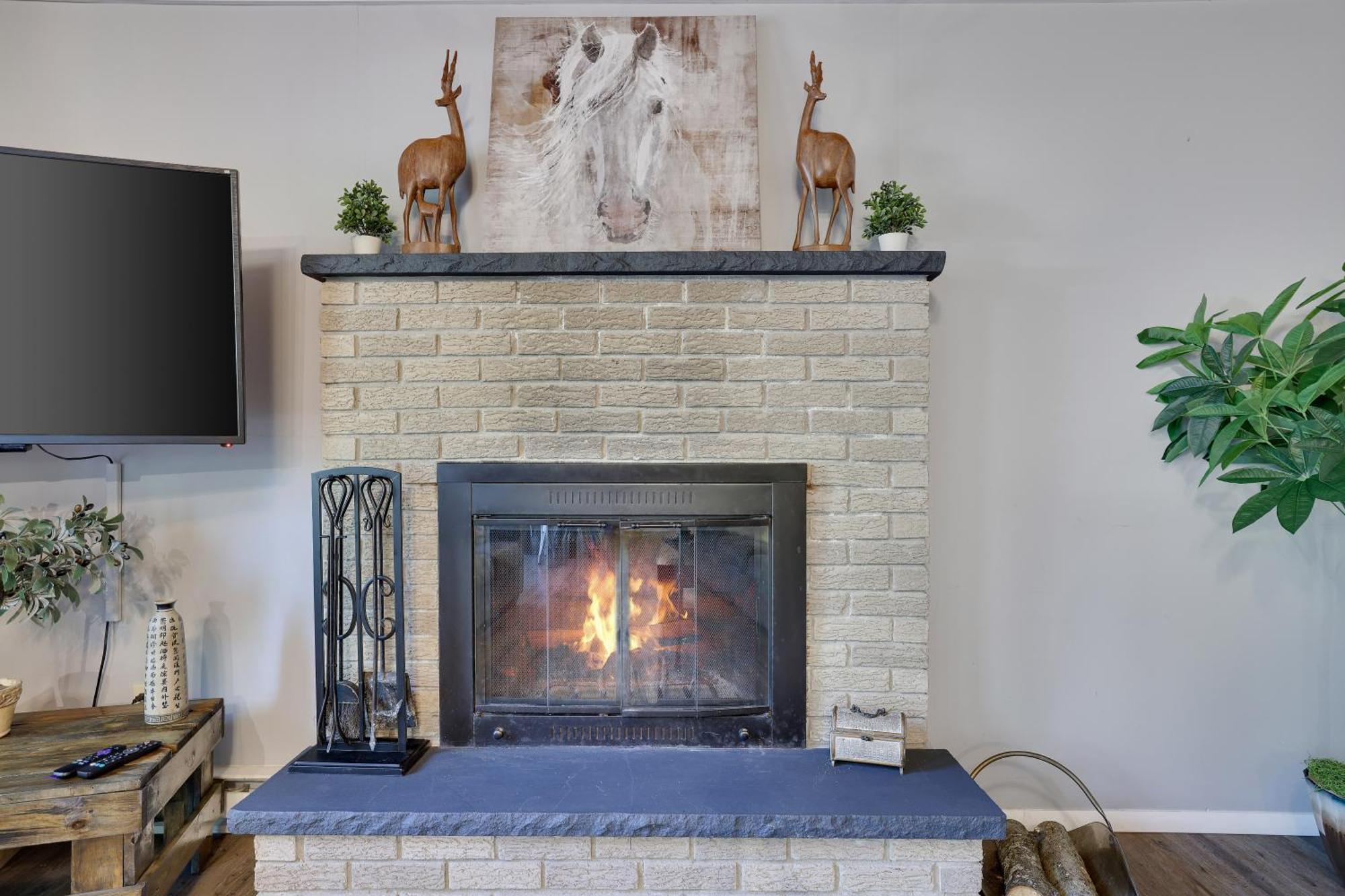 Chic And Stylish Home Hot Tub,4 Bedrooms, Game Movie Room, Firepit, Arcades, Playground On Site 2 Min Walk From Pool And Lake Tobyhanna Bagian luar foto